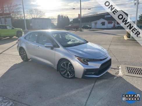 Used 2022 Toyota Corolla SE w/ SE Premium Package image 9