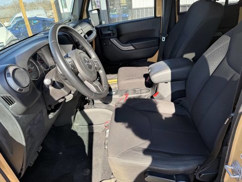 Used 2014 Jeep Wrangler Unlimited Sport w/ Power Convenience Group image 16