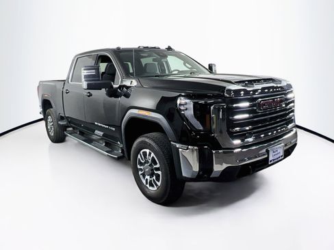 Used 2025 GMC Sierra 2500 SLE image 3