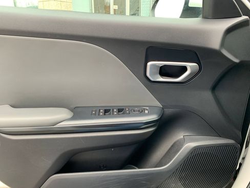 Used 2025 Kia K4 FWD image 18