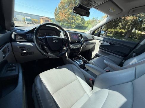 Used 2016 Honda Pilot Touring image 10