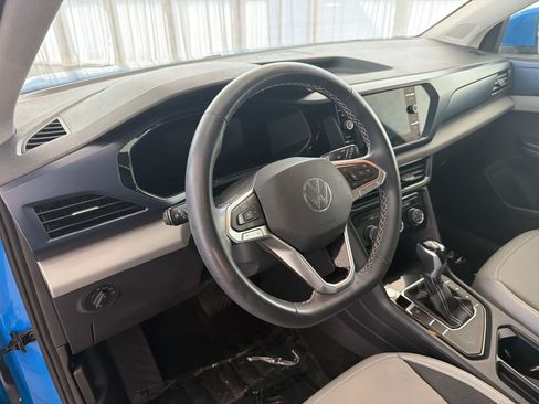 Used 2023 Volkswagen Taos SE FWD image 4