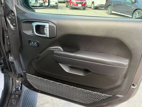 Used 2025 Jeep Wrangler Sport AWD/4WD image 20