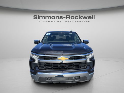 Used 2024 Chevrolet Silverado 1500 LT image 2