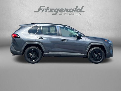 Used 2019 Toyota RAV4 LE AWD/4WD image 3