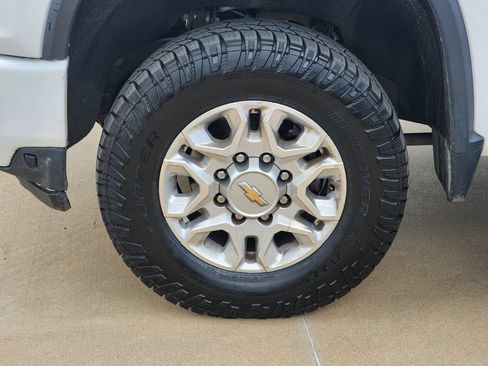 Used 2022 Chevrolet Silverado 2500 LT w/ Convenience Package AWD/4WD image 12