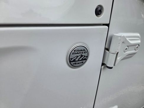 Certified 2020 Jeep Wrangler Unlimited Sahara w/ Cold Weather Group image 3