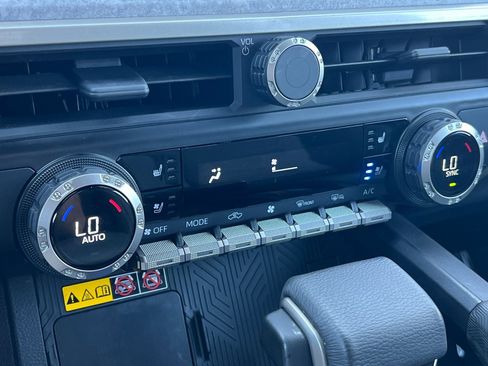 Used 2024 Toyota Tacoma Trailhunter image 28