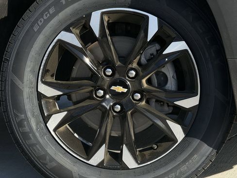 Used 2023 Chevrolet TrailBlazer LT w/ Convenience Package image 9