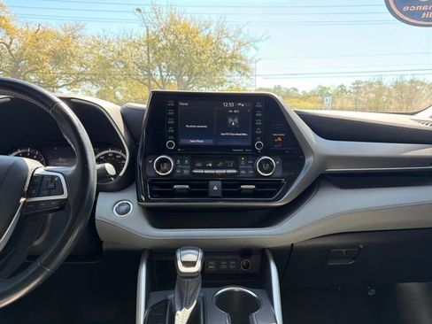 Used 2022 Toyota Highlander XLE w/ Protection Package #3 (TMS) image 20