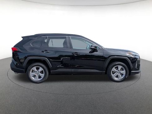 Used 2022 Toyota RAV4 XLE AWD/4WD image 4