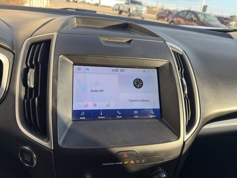 Used 2020 Ford Edge SEL image 17