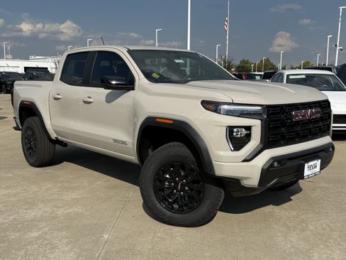 New 2026 GMC Canyon Elevation w/ Convenience Package image 2