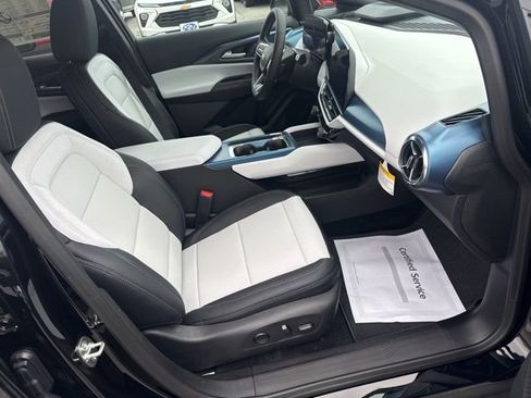 New 2025 Chevrolet Equinox EV LT w/ Convenience Package II FWD image 28