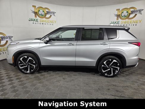 Used 2024 Mitsubishi Outlander SE AWD/4WD image 4