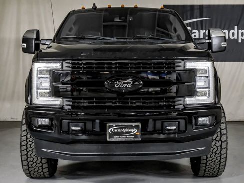 Used 2019 Ford F250 Lariat w/ Lariat Ultimate Package image 3