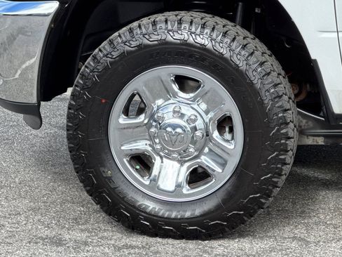 Used 2017 RAM 3500 SLT AWD/4WD image 24