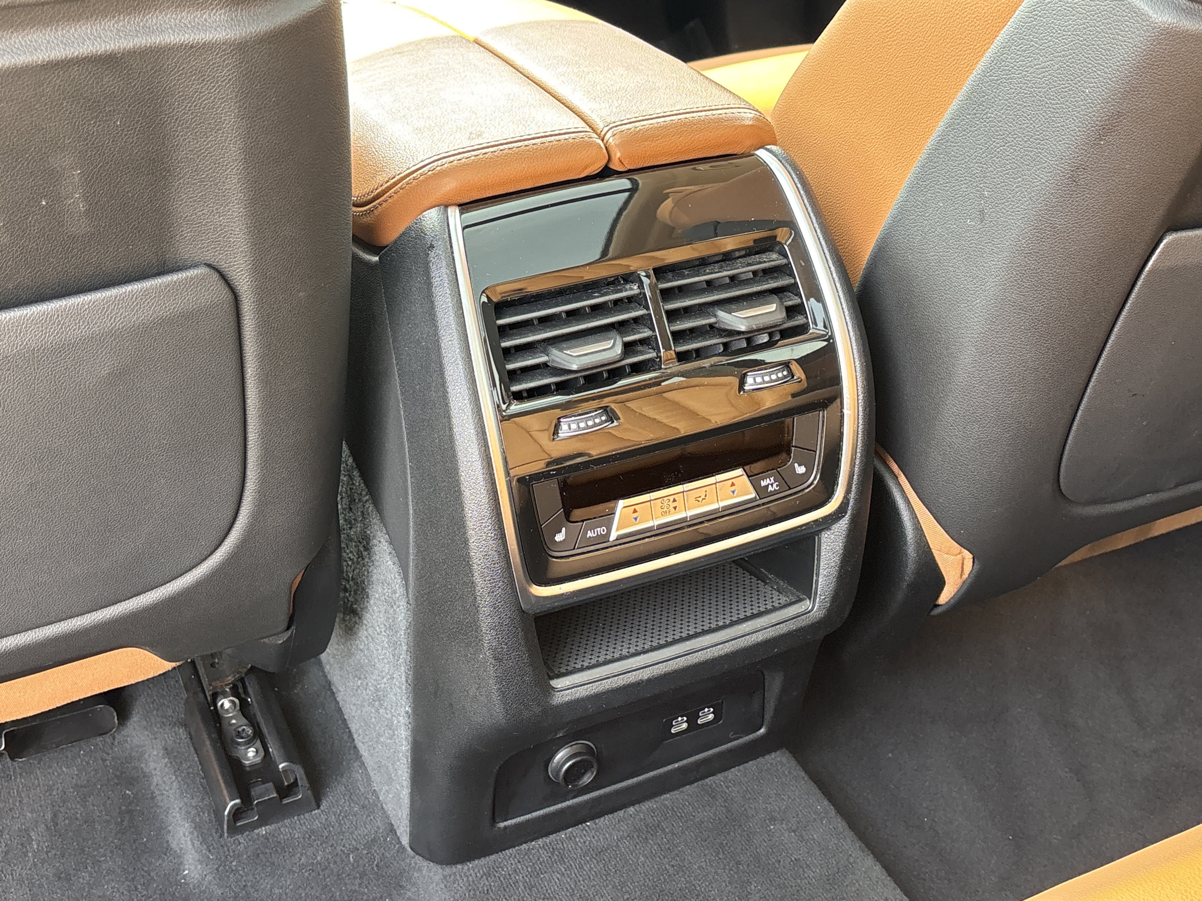 Used 2022 BMW X7 xDrive40i w/ Premium Package AWD/4WD image 19