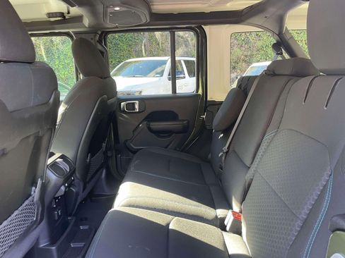 Used 2024 Jeep Wrangler Unlimited Rubicon 4xe image 13