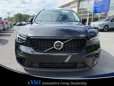 Used 2026 Volvo XC40 B5 Plus w/ Protection Package Premier image 3