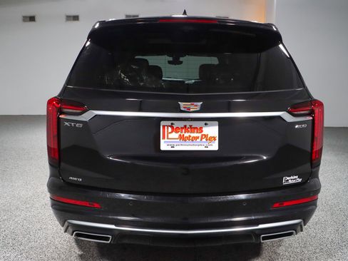 Used 2022 Cadillac XT6 Premium Luxury image 8