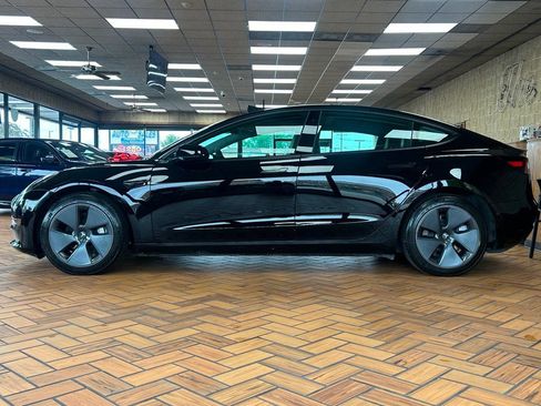 Used 2022 Tesla Model 3 Long Range AWD/4WD image 6