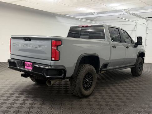 Used 2025 Chevrolet Silverado 2500 ZR2 w/ Technology Package AWD/4WD image 8