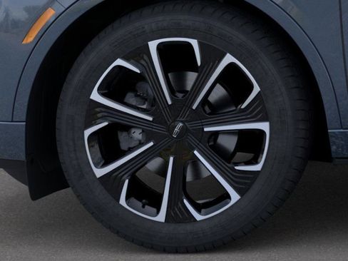 New 2026 Lincoln Nautilus Reserve image 19