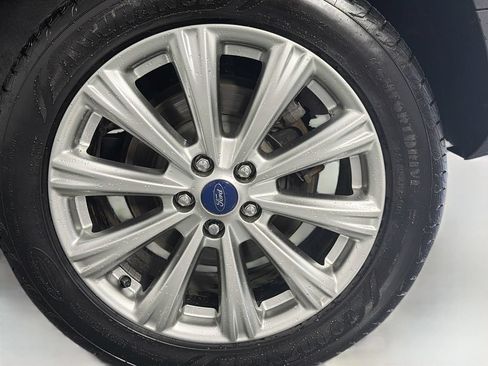 Used 2018 Ford Escape Titanium w/ Ford Safe & Smart Package AWD/4WD image 30