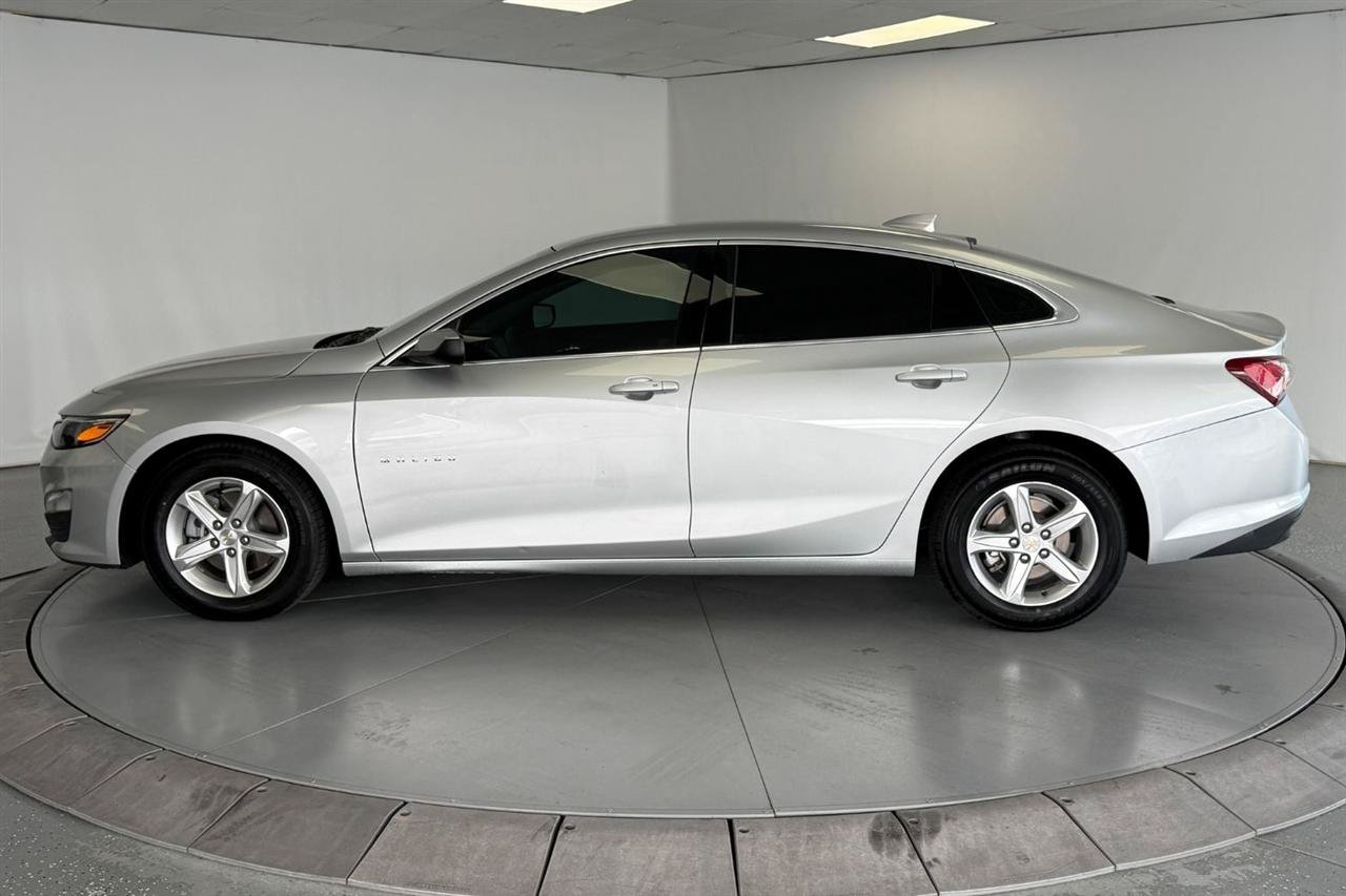 Used 2022 Chevrolet Malibu LT FWD image 4