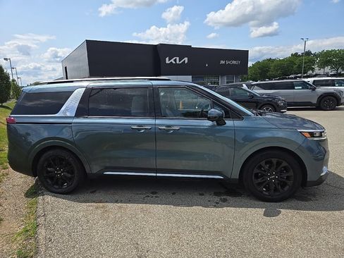 Certified 2022 Kia Carnival SX Prestige FWD image 2