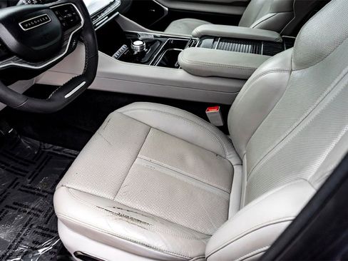 Used 2022 Jeep Wagoneer Series III w/ Convenience Group I image 14