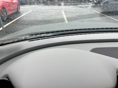 Used 2025 Hyundai Elantra SEL image 35