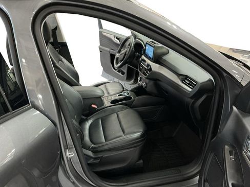 Used 2022 Ford Escape SEL AWD/4WD image 8