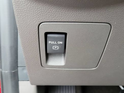 Used 2020 Ford Expedition XLT w/ Equipment Group 202A RWD image 13