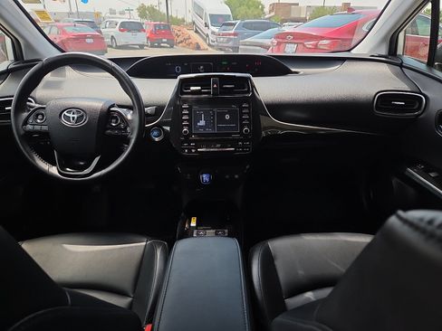 Used 2022 Toyota Prius XLE FWD image 7