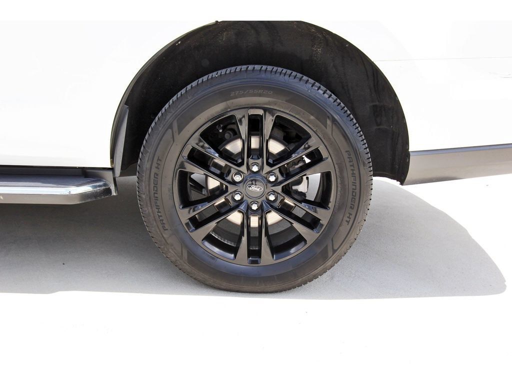 Certified 2022 Ford Expedition XLT RWD image 29