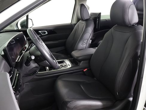 Used 2025 Kia Carnival SX Prestige FWD image 36