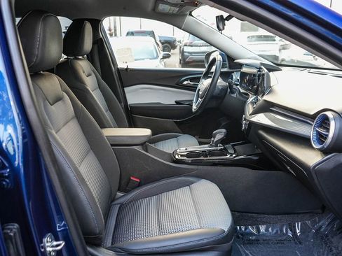 Used 2024 Chevrolet Trax LT w/ Driver Confidence Package FWD image 14