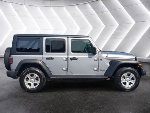 Used 2018 Jeep Wrangler Unlimited Sport S AWD/4WD image 7
