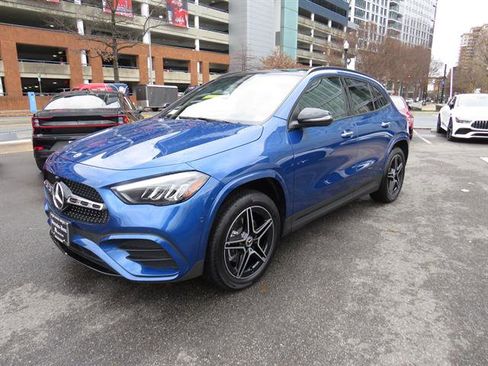 Used 2025 Mercedes-Benz GLA 250 4MATIC image 1