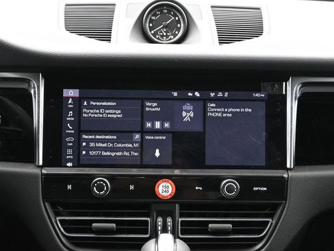 Certified 2025 Porsche Macan image 21