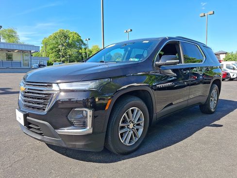 Used 2023 Chevrolet Traverse LT AWD/4WD image 3