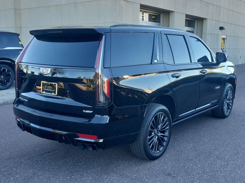 Used 2023 Cadillac Escalade V image 3