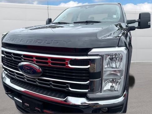 Used 2024 Ford F250 XLT w/ Snow Plow Prep Package AWD/4WD image 9