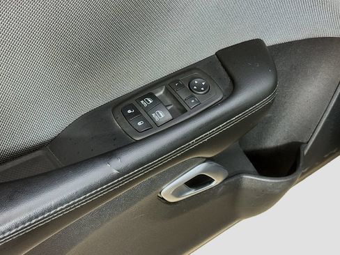 Used 2016 Dodge Challenger SXT RWD image 18