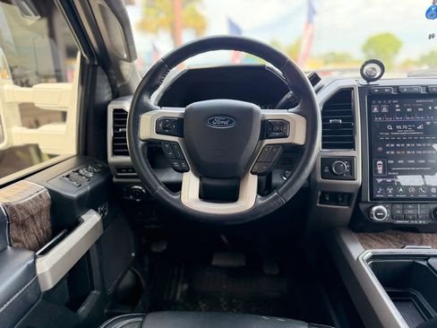 Used 2019 Ford F250 Lariat w/ Lariat Ultimate Package AWD/4WD image 24