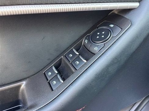 Used 2025 Ford Explorer ST-Line w/ ST-Line Street Pack AWD/4WD image 18