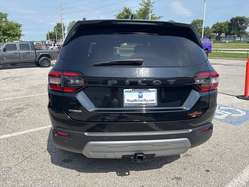 Used 2025 Honda Pilot TrailSport image 21
