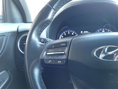 Used 2021 Hyundai Kona SEL image 13